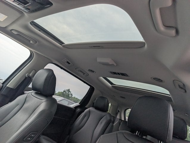 2027 Kia Carnival SX