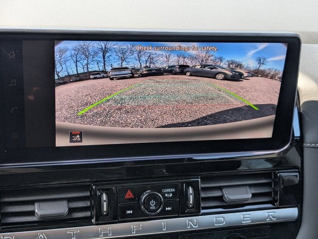 2026 Nissan Pathfinder SV