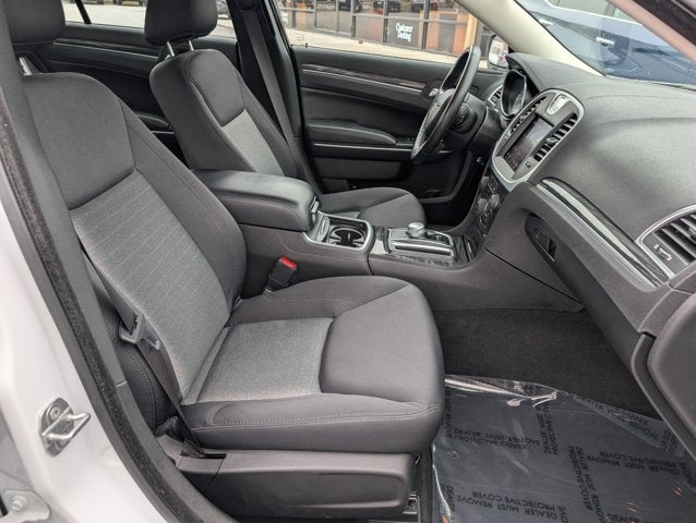 2022 Chrysler 300 Touring