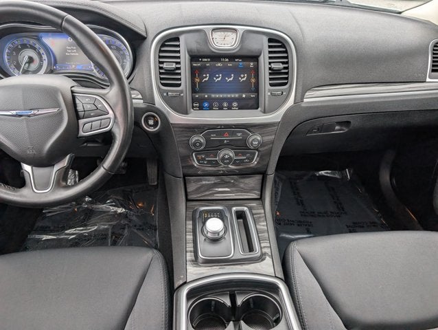 2022 Chrysler 300 Touring