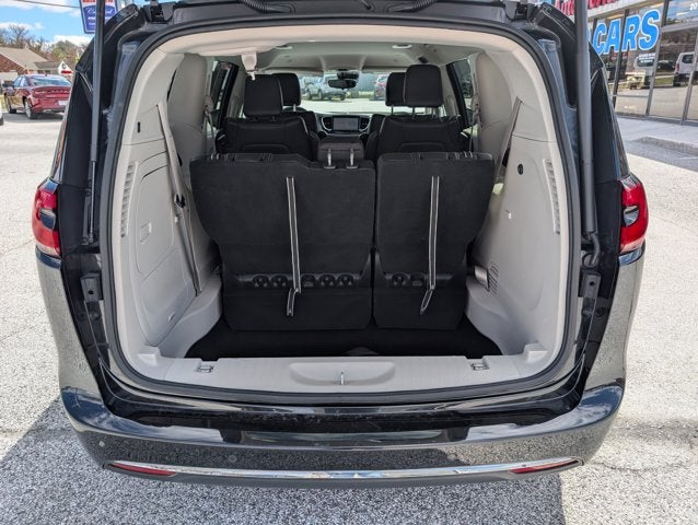 2023 Chrysler Pacifica Hybrid Touring L