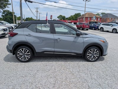 2023 Nissan Kicks SR