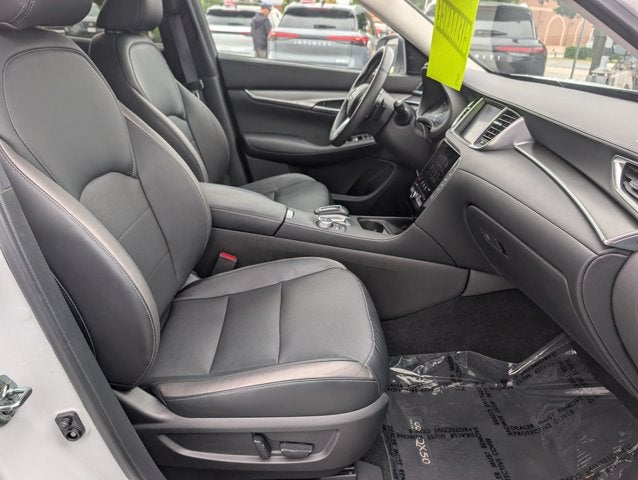 2023 INFINITI QX50 LUXE