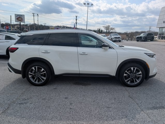 2023 INFINITI QX60 LUXE