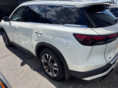 2023 INFINITI QX60 LUXE