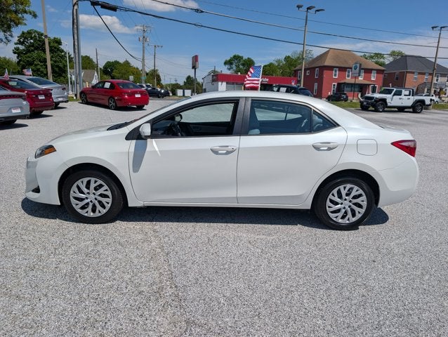 Used 2018 Toyota Corolla LE with VIN 5YFBURHE1JP798405 for sale in Timonium, MD