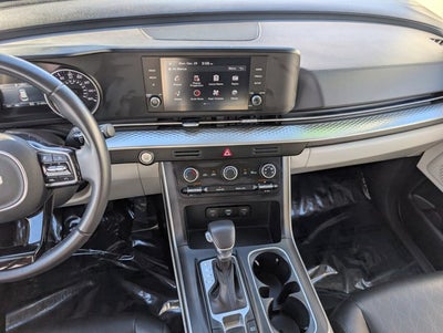 2024 Kia Carnival LX