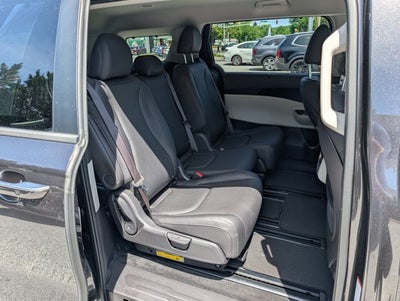 2024 Kia Carnival EX