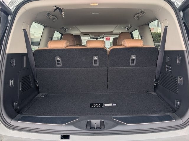 2027 INFINITI QX80 LUXE