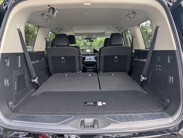 2027 INFINITI QX80 LUXE