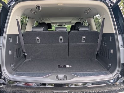 2027 INFINITI QX80 LUXE