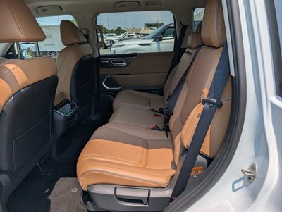 2027 INFINITI QX80 LUXE