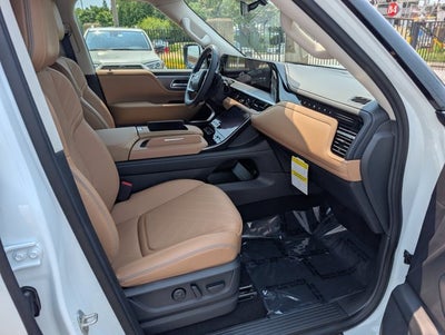 2027 INFINITI QX80 LUXE